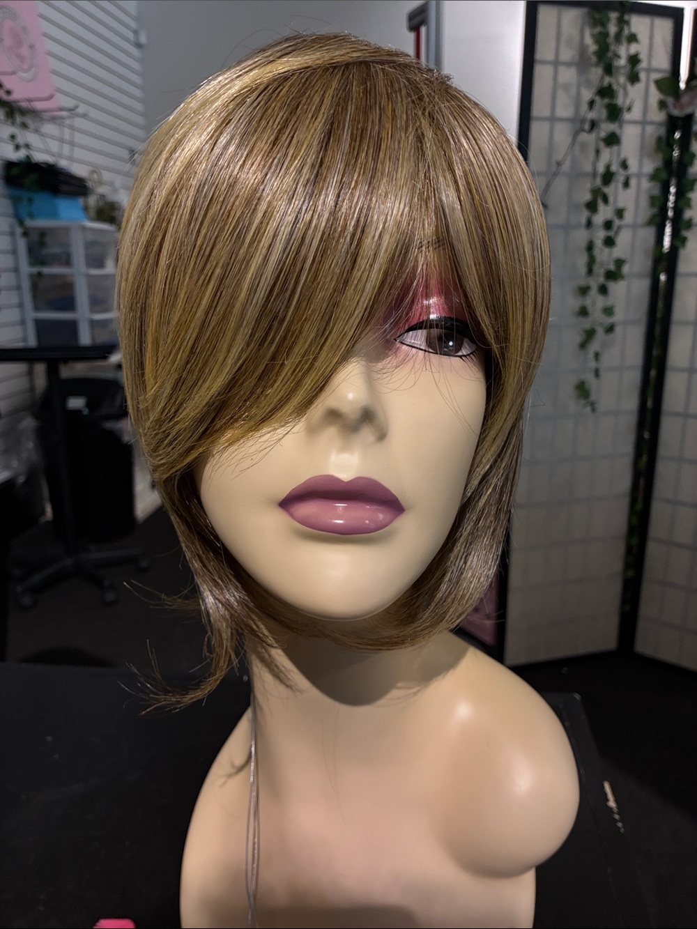 hairdo glazed mocha medium brown/gold sleek and chic wig